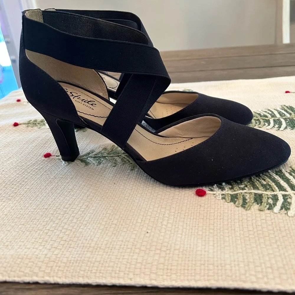 Life Stride High Heels - Size 7.5 M - Navy Blue - Worn Once - Picture 3 of 9